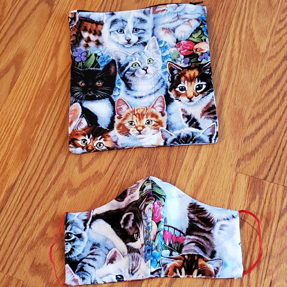 Kitty Face Mask with Pouch